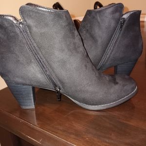 Heeled Boots JustFab Analia Block Heel Black Boots Size11